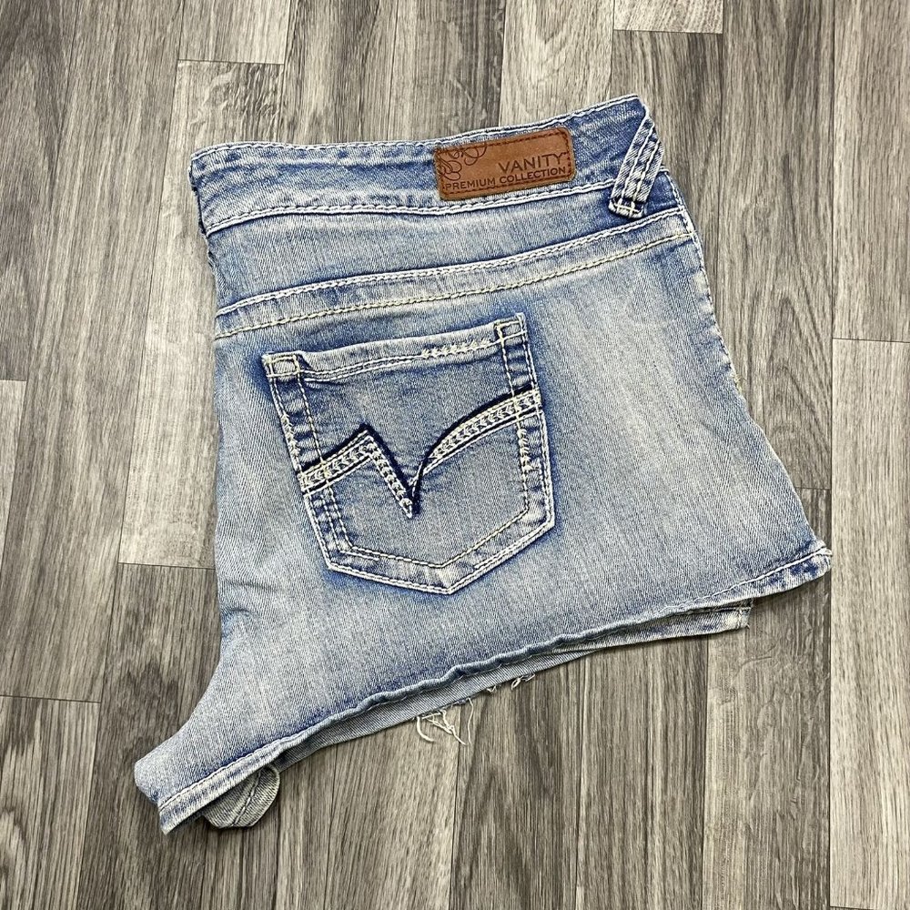 VANITY Mid Rise Light Wash Blue Denim Jean Shorts Women's 34W Plus Size